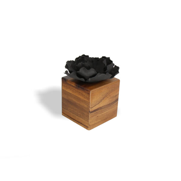 Luxury Tissue Box – Ceramic Black Open Peony Tissue Box