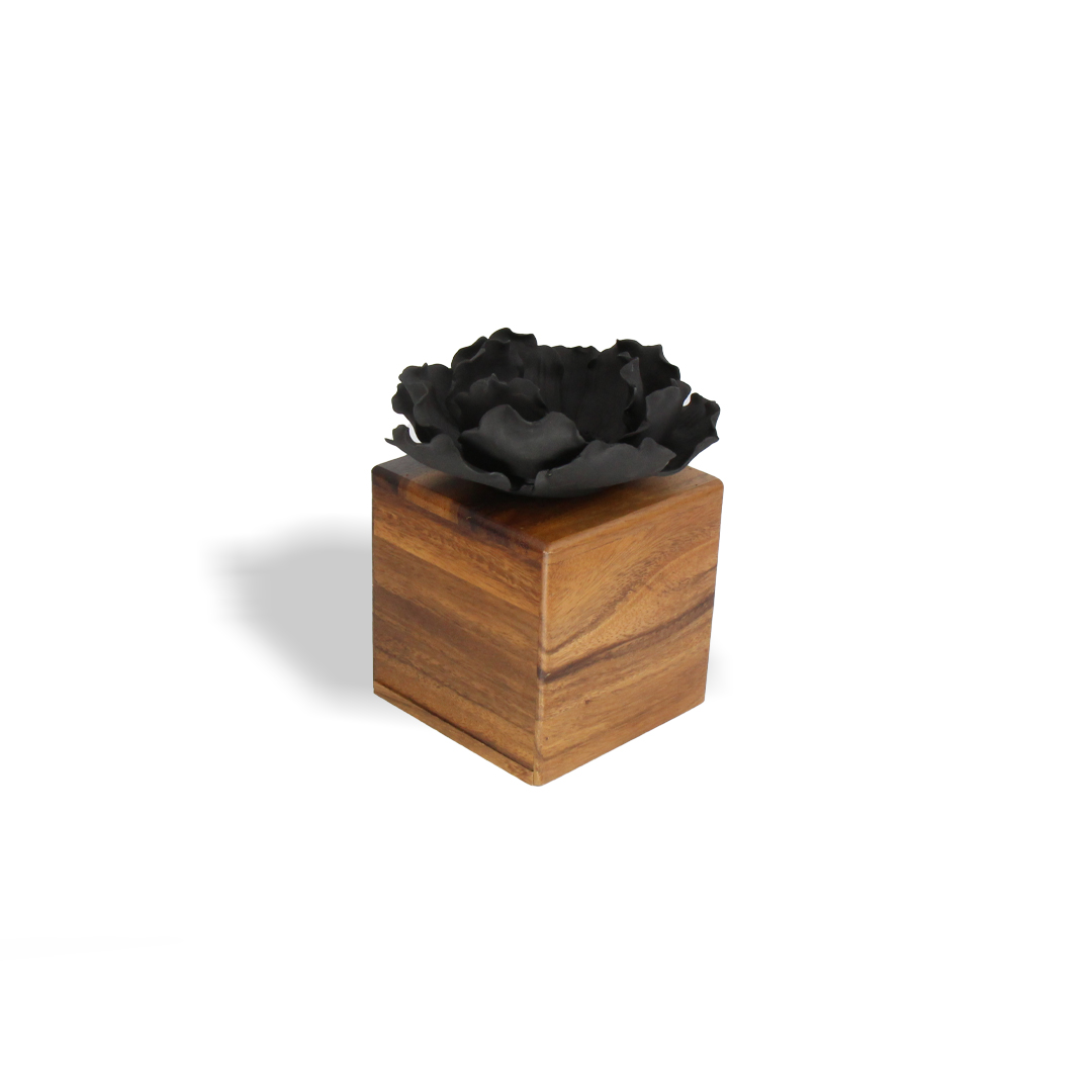 Luxury Tissue Box – Ceramic Black Open Peony Tissue Box